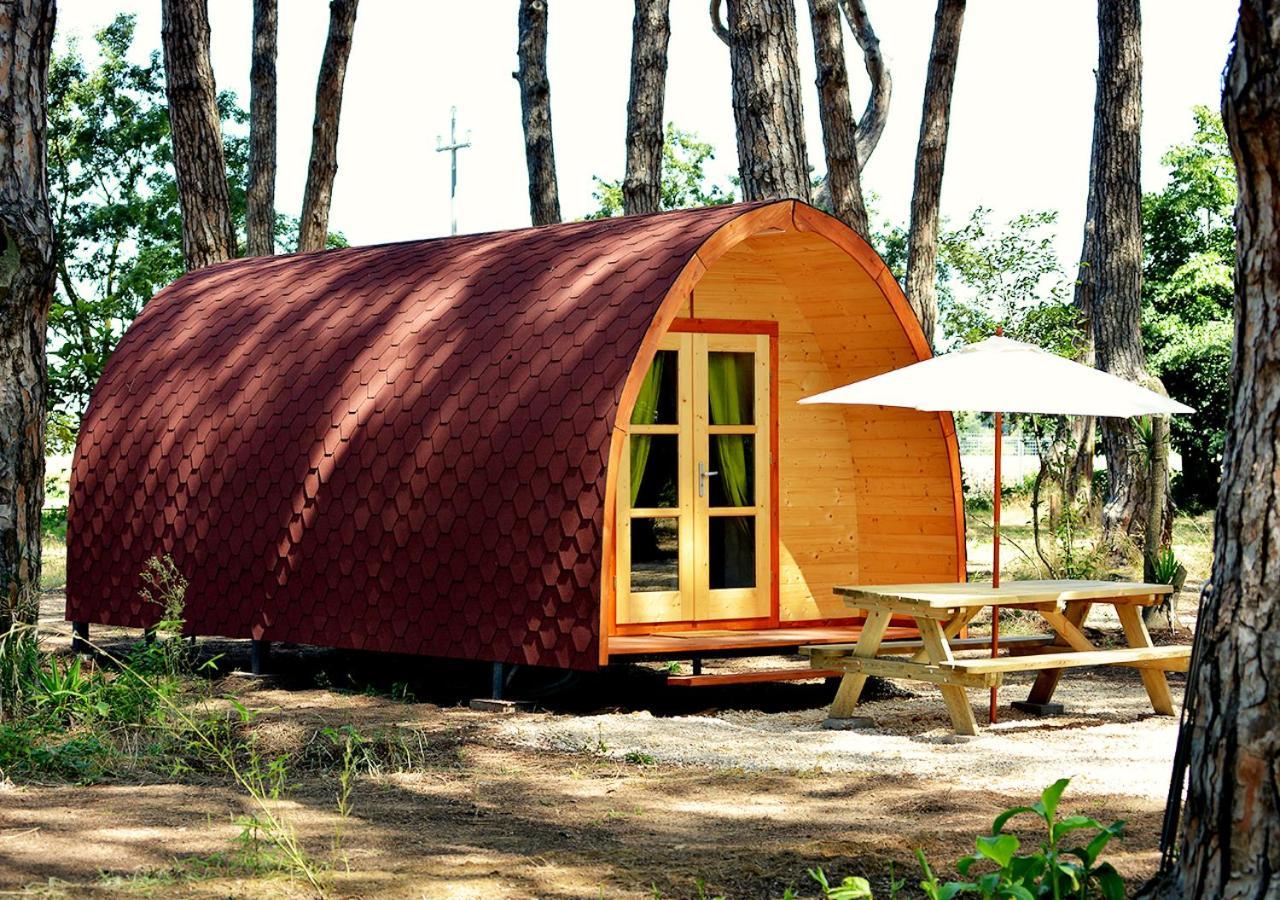 Isola Verde Camping Village Нетуно Стая снимка